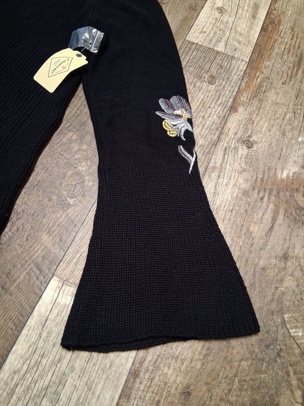 NEW! Women's St. John's Bay Black Knit Sweater w/ Flower Embroidery, Size Large - Picture 5 of 11